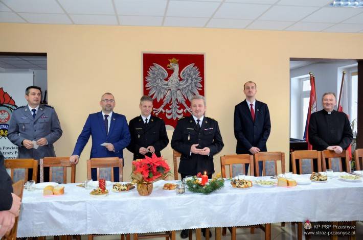 Strażacy przełamali się opłatkiem