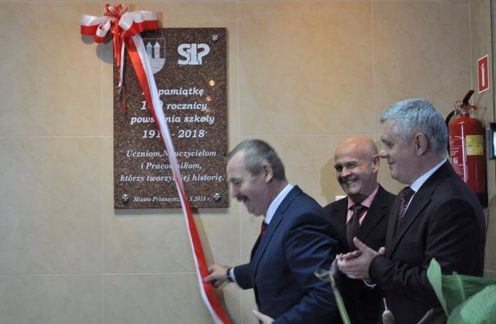 Nasz News: 100 lat przasnyskiej „Jedynki” (FOTO + VIDEO)
