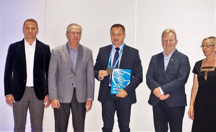 Krzysztof Szczepański, dyrektor OSiR w Przasnyszu uhonorowany tytułem 