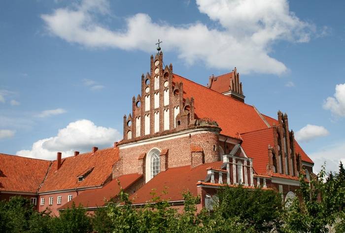 100 tys. zł otrzyma Klasztor Ojców Pasjonistów w Przasnyszu na remont więźby dachowej