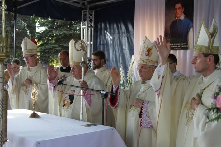 Uroczystość diecezjalna Roku Jubileuszowego św. Stanisława Kostki w Rostkowie