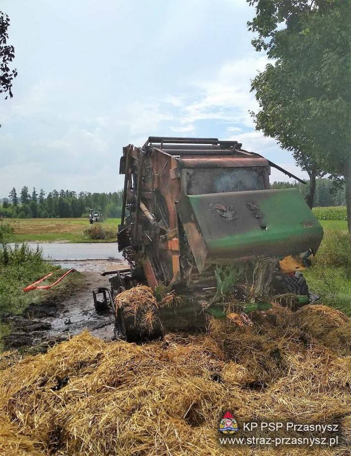 Pożar prasy rolującej w miejscowości Obrąb