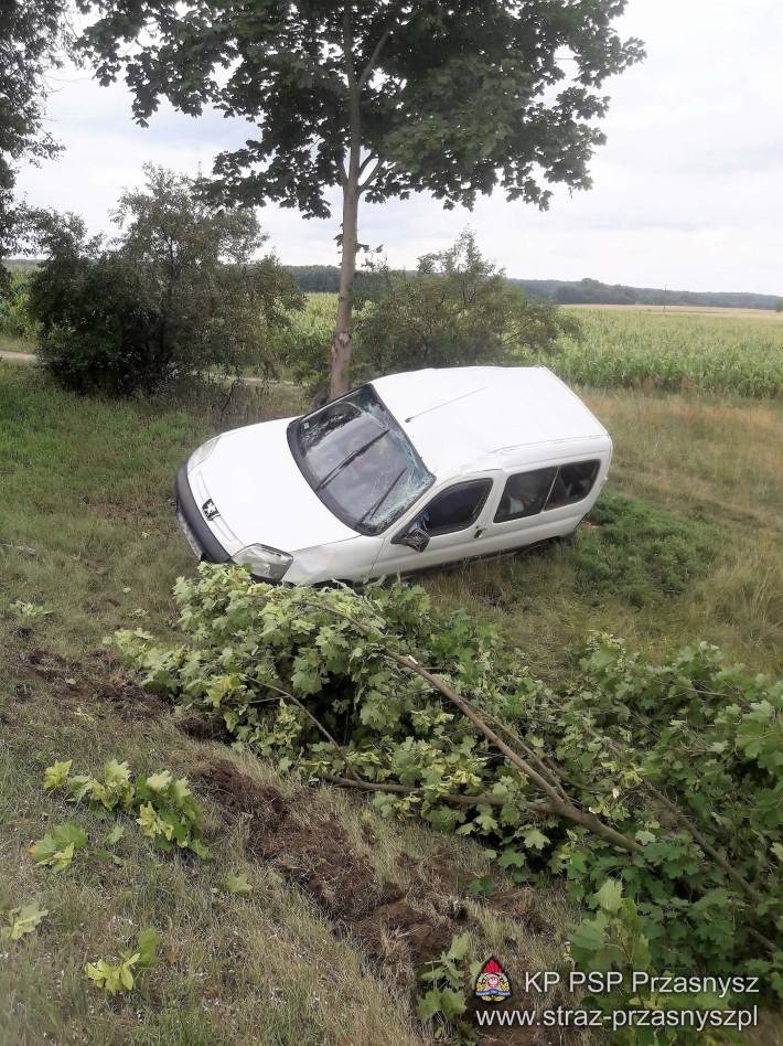 Wypadek samochodu osobowego w miejscowości Romany Sebory