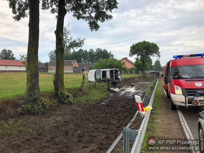 Wypadek samochodu osobowego w miejscowości Zaręby
