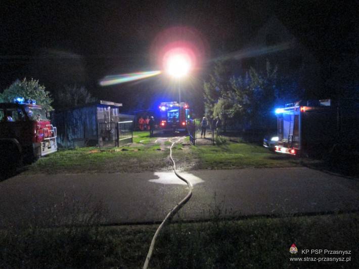 Pożar budynku mieszkalnego w Sierakowie w wyniku wybuchu ulatniającego się gazu