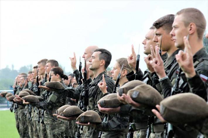 Co 10-ty terytorials jest kobietą