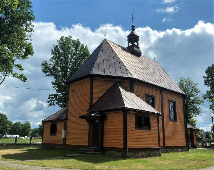 Bal z świątynią w tle