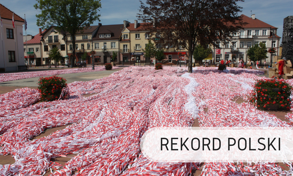Biuro Rekordów: Rekord Polski na Najdłuższy łańcuch z papieru (trzy miesiące)