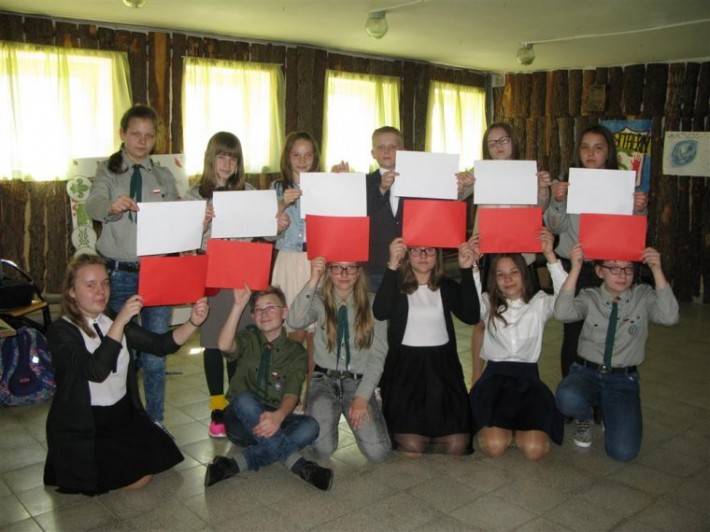 Dzień Flagi Rzeczypospolitej Polskiej w Czernicach Borowych