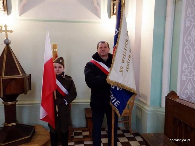 Patriotyczna droga krzyżowa w Rostkowie
