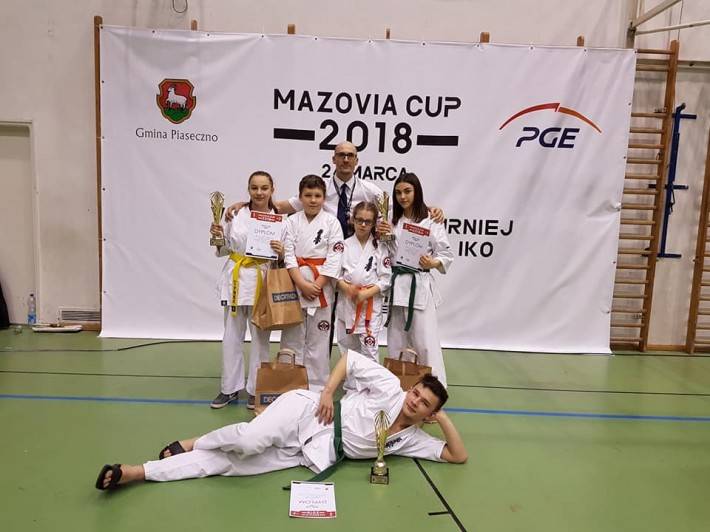 Karatecy z Krasnego i Ciechanowa wysoko na podium w PIASECZYŃSKIM TURNIEJ KARATE KYOKUSHIN IKO