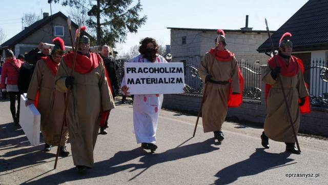 Droga Krzyżowa w Bogatem (ZDJĘCIA)