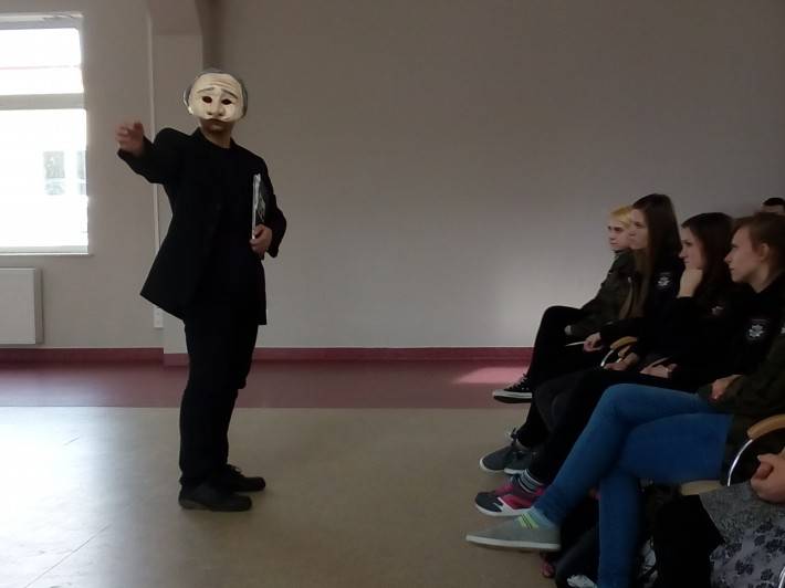 Dlaczego teatr? Dlaczego dla młodzieży?