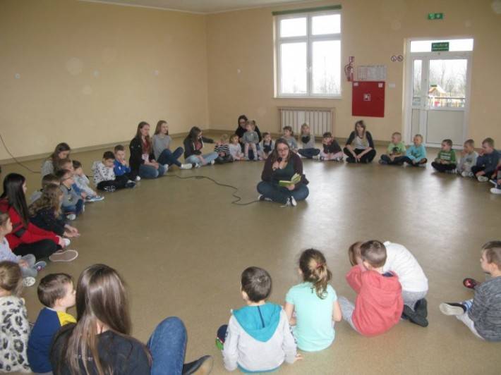 Poczytajkowe spotkanie w Przedszkolu w Czernicach Borowych