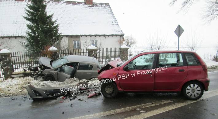 Wypadek dwóch samochodów osobowych w miejscowości Przasnysz