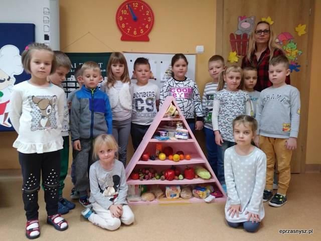 Przedszkolaki w Czernicach Borowych odchodziły Europejski Dzień Zdrowego Jedzenia i Gotowania 