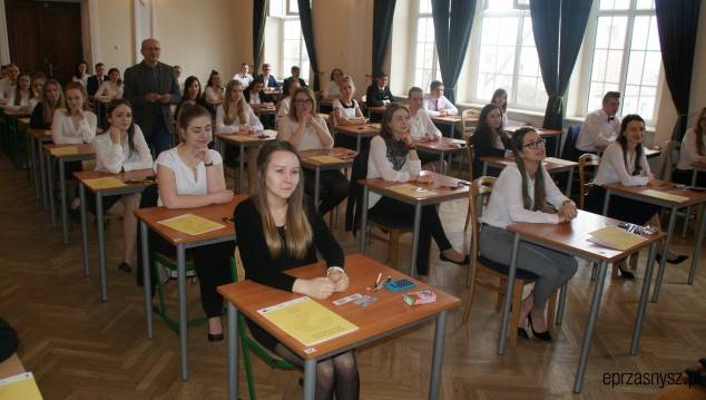 Egzaminy maturalne (ZDJĘCIA)