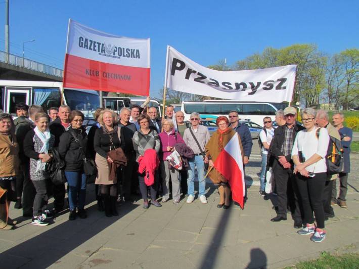 Przasnyszanie pamiętali o ofiarach smoleńskiej katastrofy