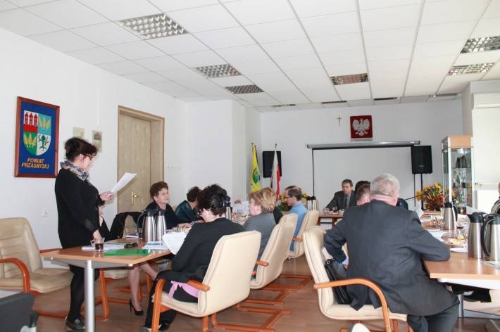 Nasz news: Rekrutacja, drogi i program rewitalizacji w gminie Przasnysz
