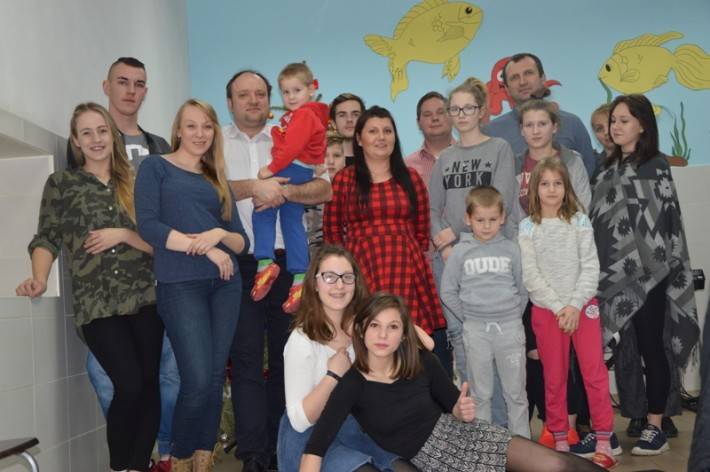 „ZA REGAŁEM” I „JOY” Z WIZYTĄ W PLACÓWCE OPIEKUŃCZO – WYCHOWAWCZEJ „NASZE DZIECI” W CZERNICACH BOROWYCH