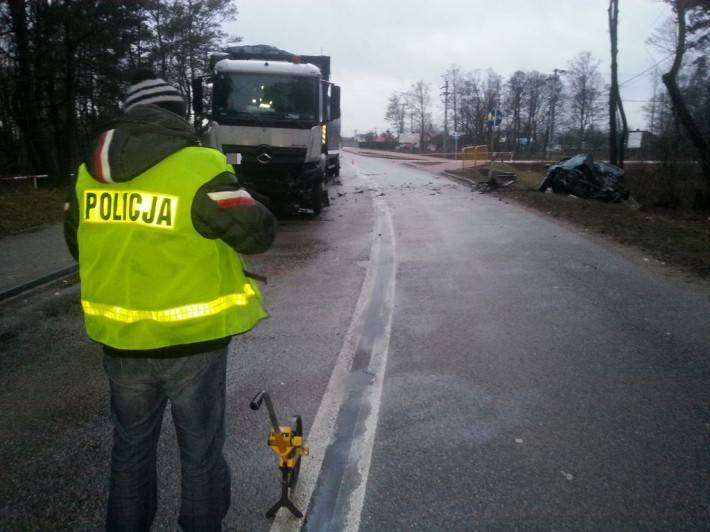 Ku przestrodze: NIE ODŚNIEŻYŁ SAMOCHODU, ZGINĘŁA JEDNA OSOBA