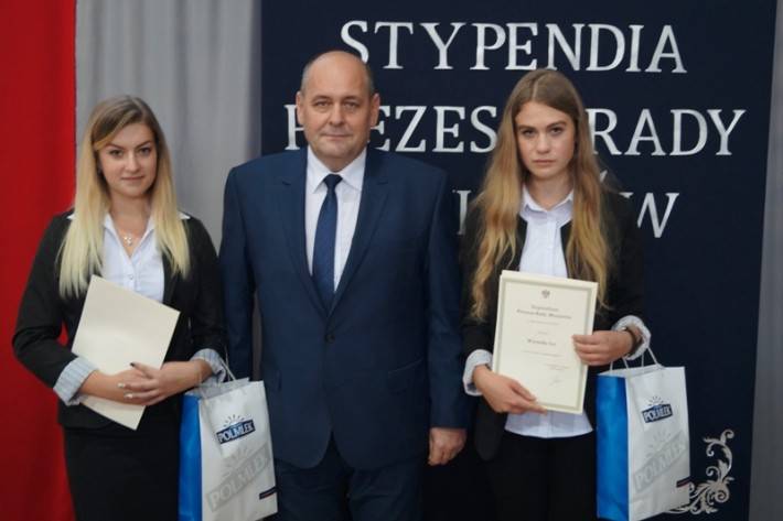 ZSP: WRĘCZENIE STYPENDIÓW PREZESA RADY MINISTRÓW 