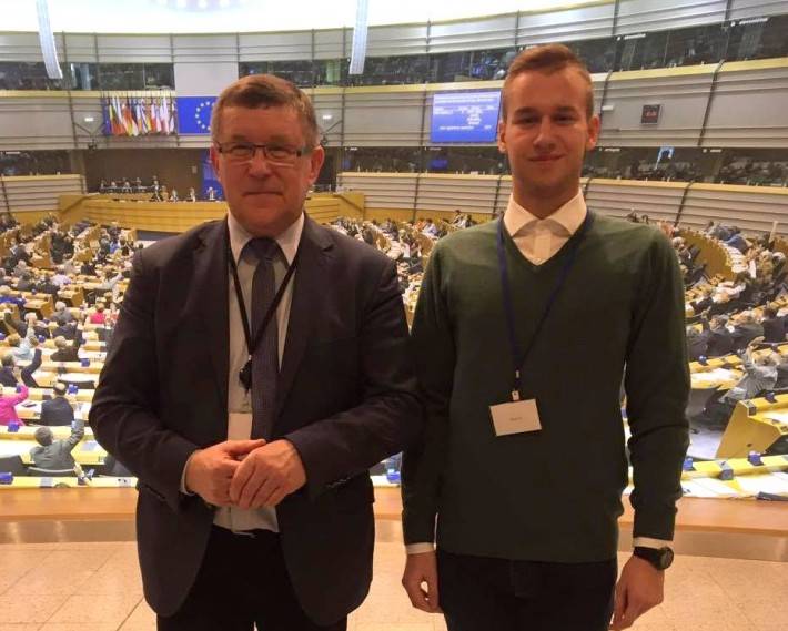 LO: WIELKA BRUKSELSKA PRZYGODA BARTOSZA