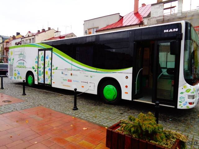 Tylko na ePrzasnysz.pl: Autobus energetyczny na przasnyskim rynku (ZDJĘCIA)