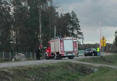 Z OSTATNIEJ CHWILI: Zderzenie czołowe aut w Zakociu (ZDJĘCIA)