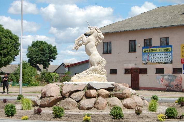 Odsłonięcie pomnika „Jednorożca” w Jednorożcu (ZDJĘCIA)