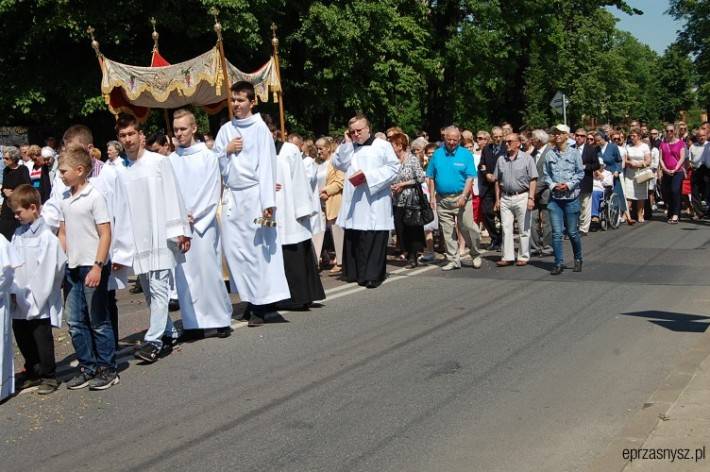 Procesja na Boże Ciało (ZDJĘCIA + VIDEO)