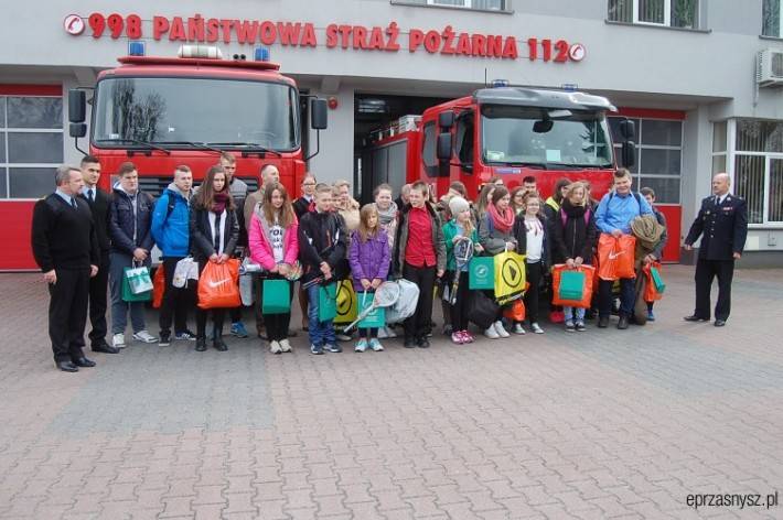 Turniej wiedzy Pożarniczej (ZDJĘCIA)