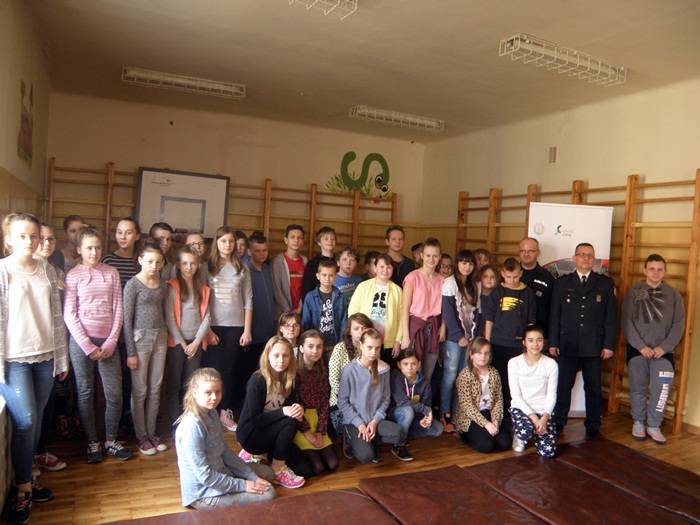 Spotkanie z funkcjonariuszami Izby Celnej w SP 2 (ZDJĘCIA)