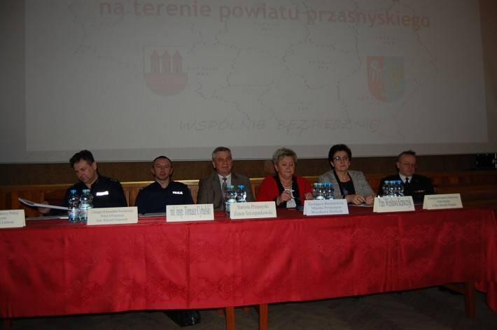 Powiatowa debata społeczna. 