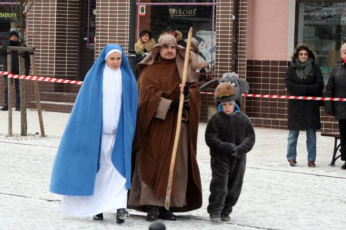 Orszak Trzech Króli przewędrował przez Przasnysz (ZDJĘCIA + VIDEO)
