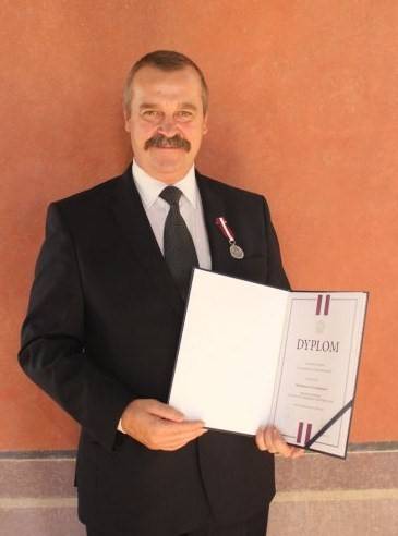 Burmistrz Przasnysza Waldemar Trochimiuk uhonorowany odznaką za zasługi dla samorządu terytorialnego