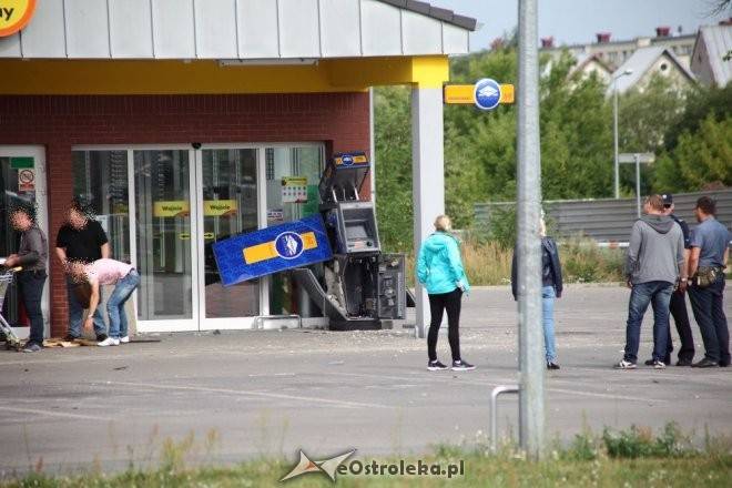Ostrołęka: Spektakularny napad na bankomat