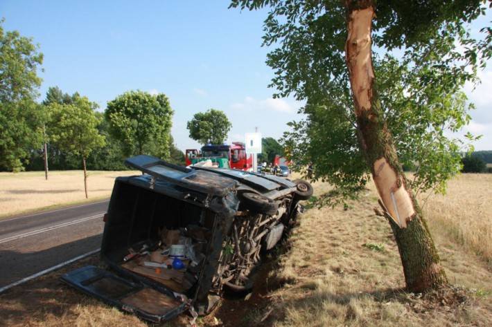 Wypadek busa, cztery osoby ranne