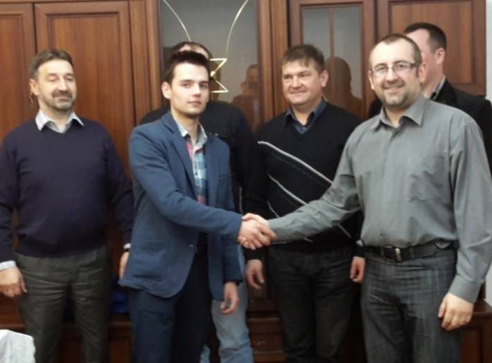 Prawo i Sprawiedliwość buduje struktury