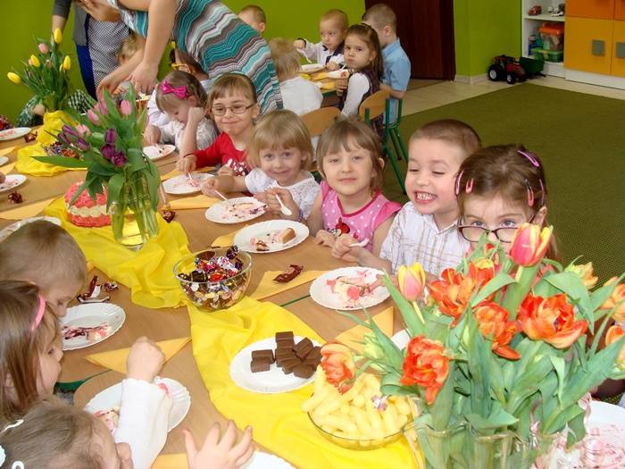 Dzień Kobiet w Bajkowym Przedszkolu (ZDJĘCIA)