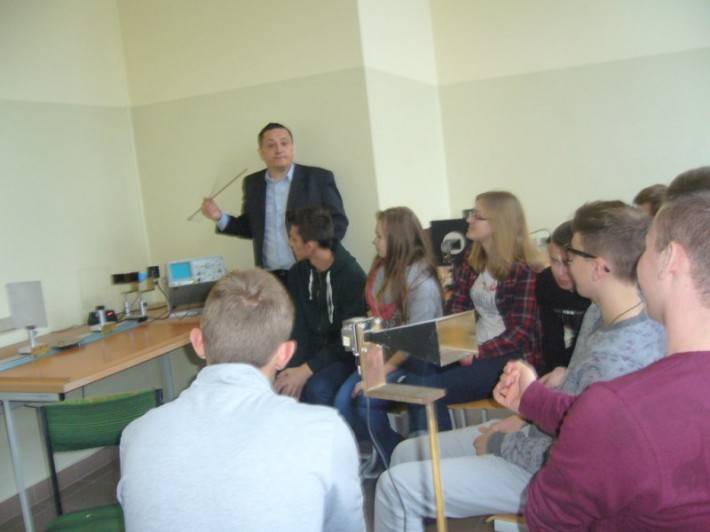 MojeChorzele.pl: Współpraca z politechniką - projekt eFizyka w ZSP