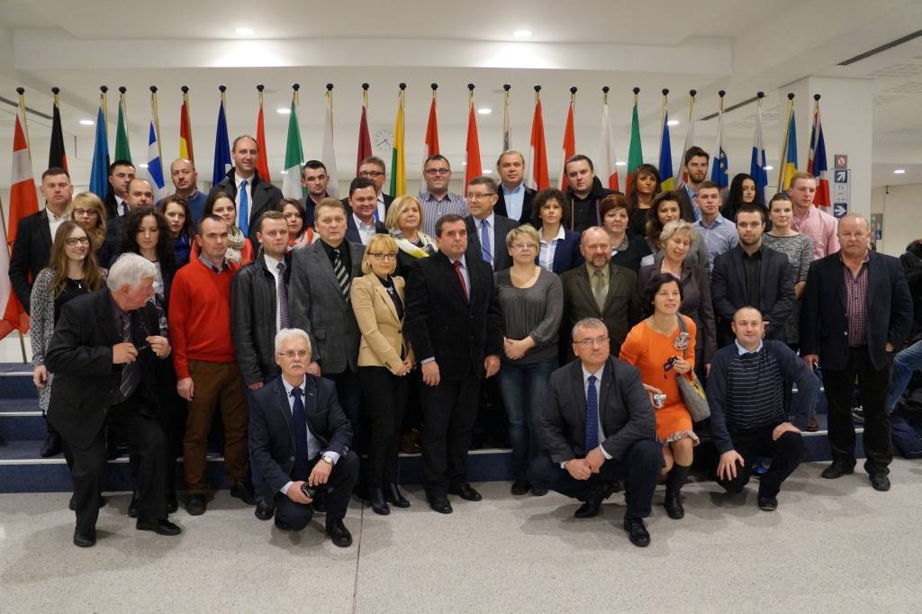 Europoseł Kuźmiuk zaprosił ich do Brukseli