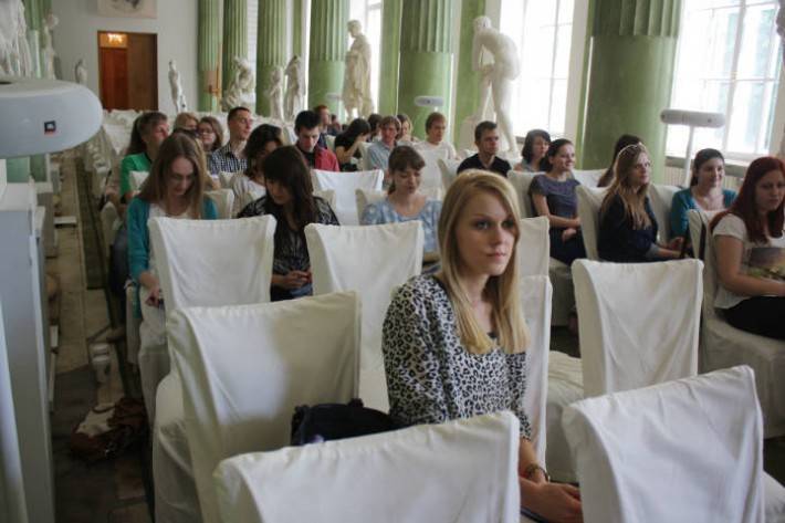 Uczniowie LO na Uniwersytecie Warszawskim