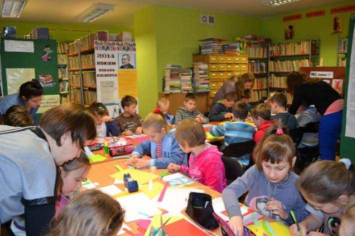 Kulturalne spotkania w bibliotece