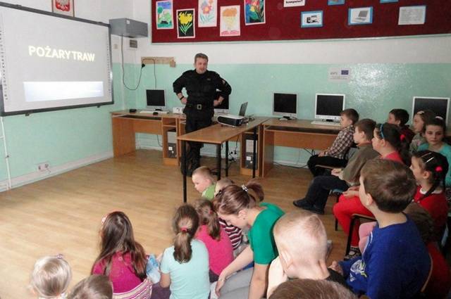 Rostkowo: Kampania NIE! DLA WYPALANIA TRAW NA MAZOWSZU