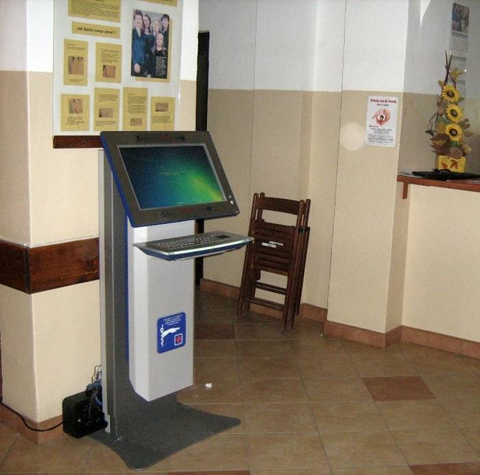 Kiosk multimedialny w Czernicach Borowych
