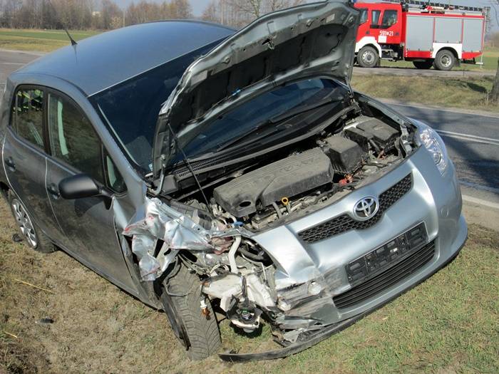 Wypadek w Sierakowie (ZDJĘCIA)
