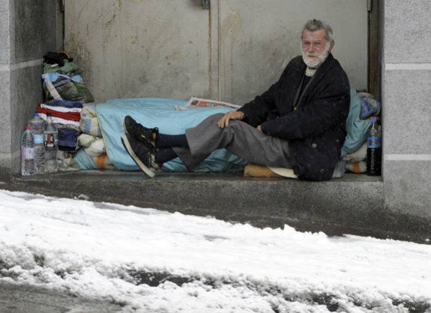 Pomoc bezdomnym – zadzwoń na bezpłatną infolinię 987
