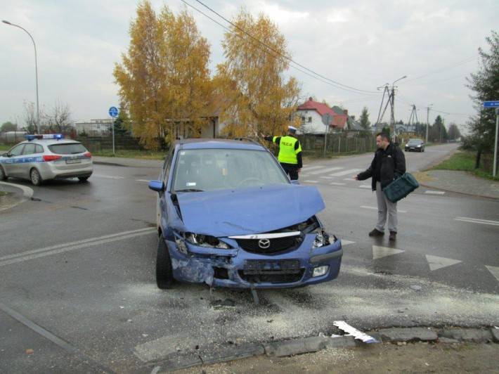 Wypadek na skrzyżowaniu ulic Kolejowej i Gołymińskiej (ZDJĘCIA)