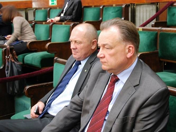 Posłowie chcą wspomóc Mazowsze 